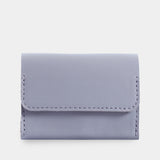 Lean Compact wallet made of classic leather