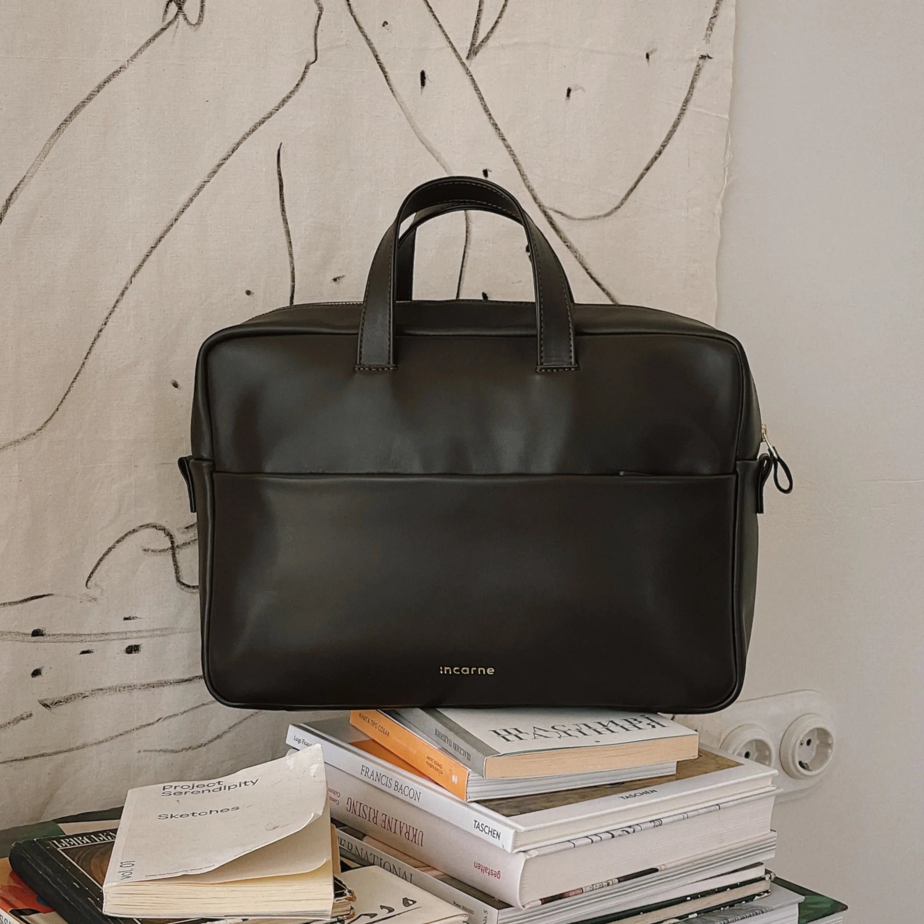 Chocolate-colored travel bag with laptop pocket — Brief, for men