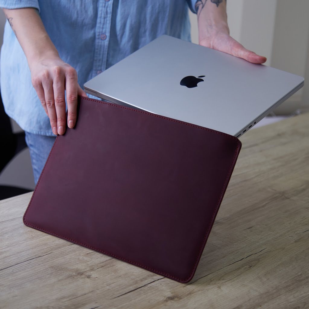 Gamma Plus Laptop Sleeve, Burgundy (vintage)