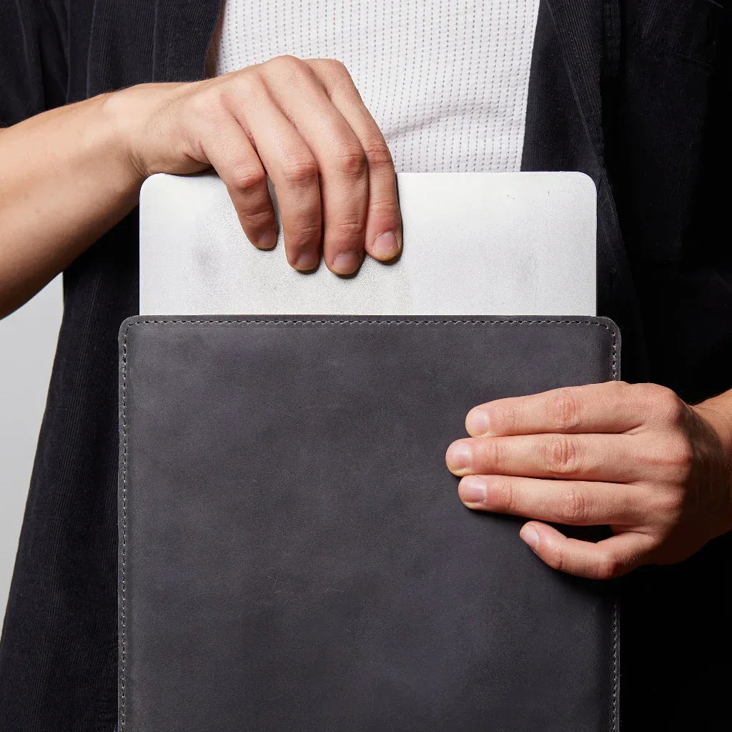 Free Port Plus case - INCARNE® Ukraine