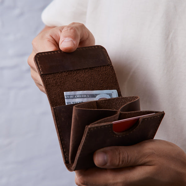 Lean Compact wallet made of vintage leather