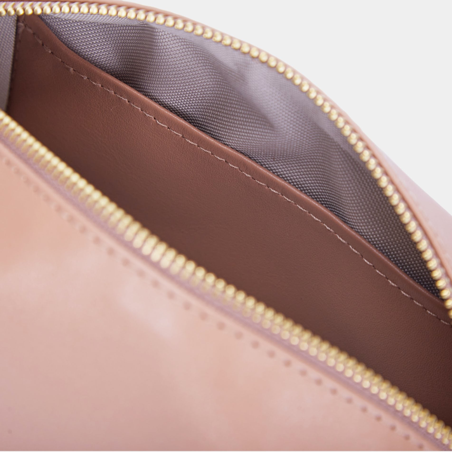 Mirage Medium Cosmetic Bag, mocha