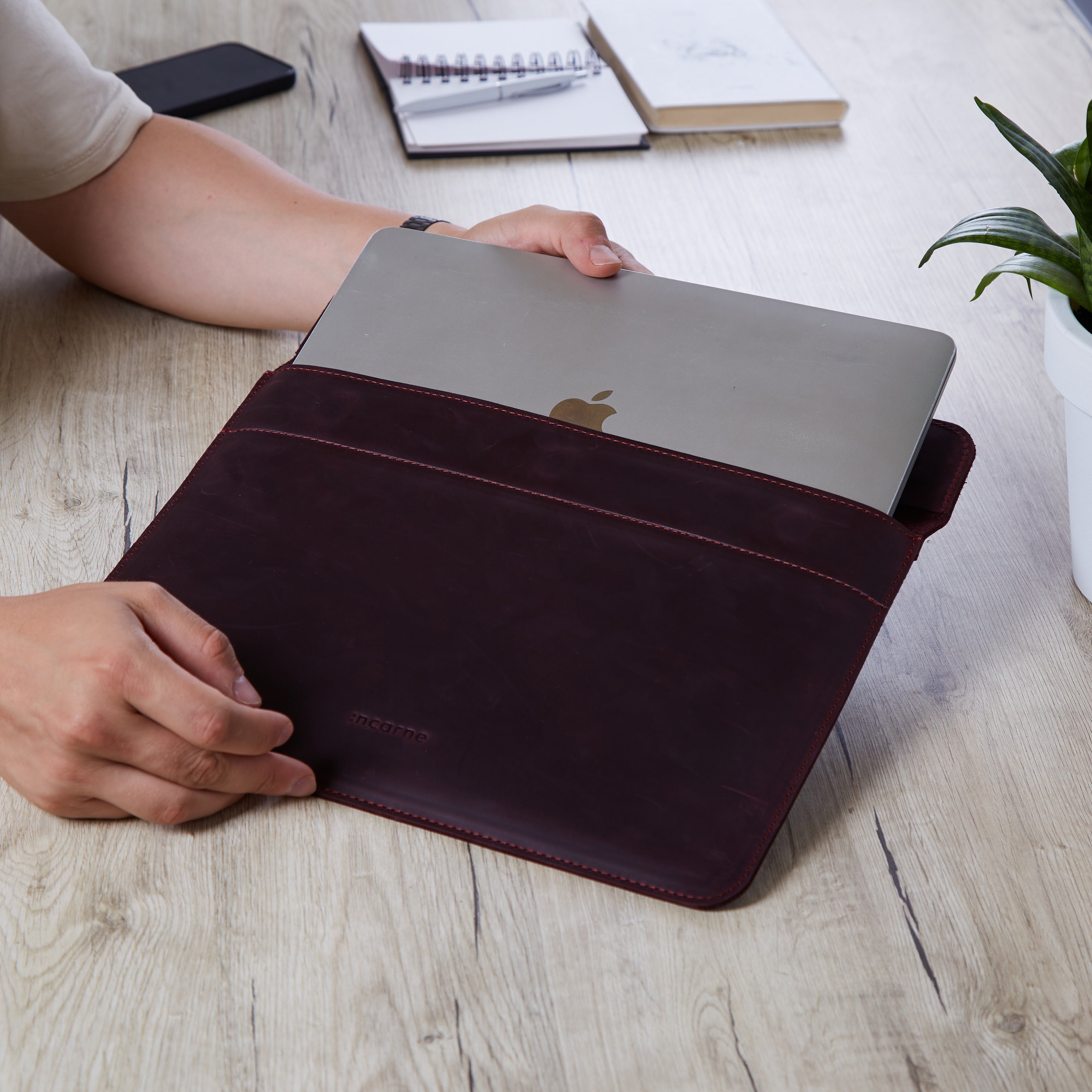 Klouz Laptop Sleeve, Burgundy (vintage)