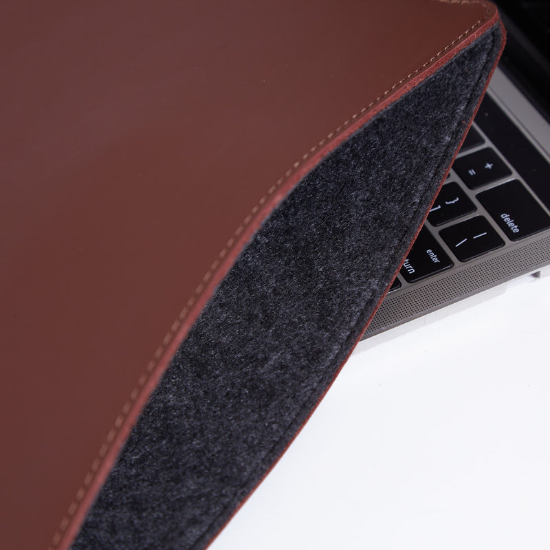 iPad sleeve in Classic Leather — Gamma Plus