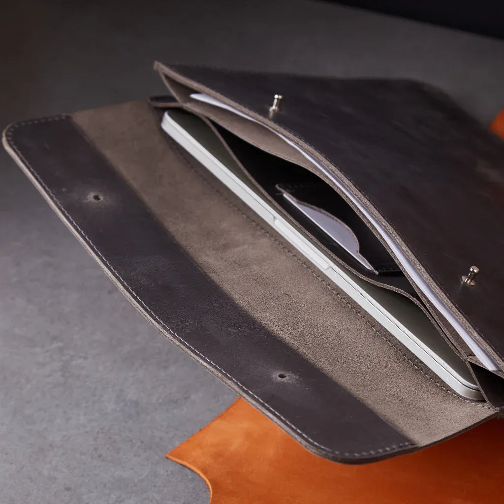 Neat Case - INCARNE® Ukraine