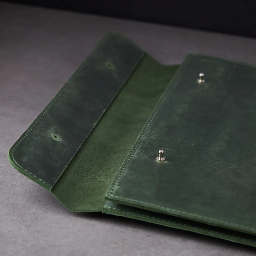 Neat case - INCARNE® Ukraine