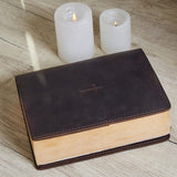Couverture de la Sainte Bible en cuir