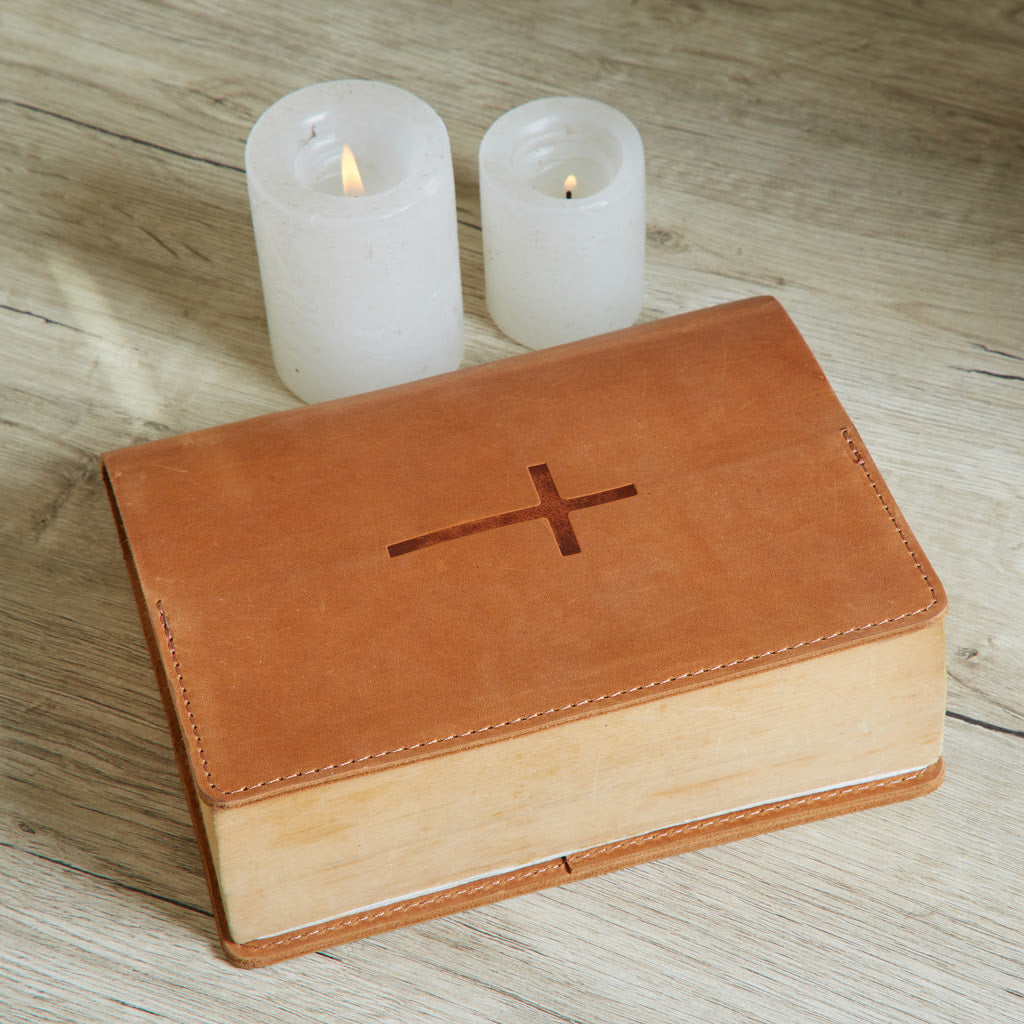 Cross embossing – INCARNE Leather