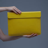 Klouz Laptop Sleeve with Felt Lining in classic leather