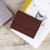 Lean Compact wallet made of classic leather