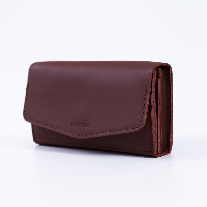 Simple Capacious Wallet Made from Classic Leather