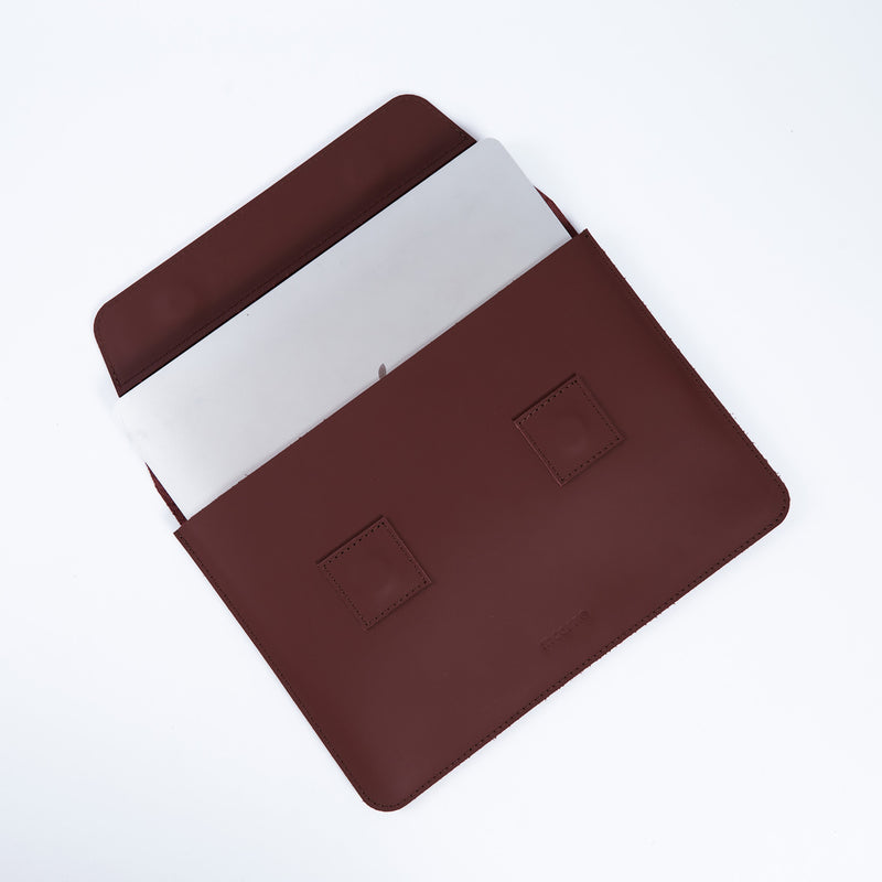 Line Laptop Sleeve Made from Classic Leather without Lining