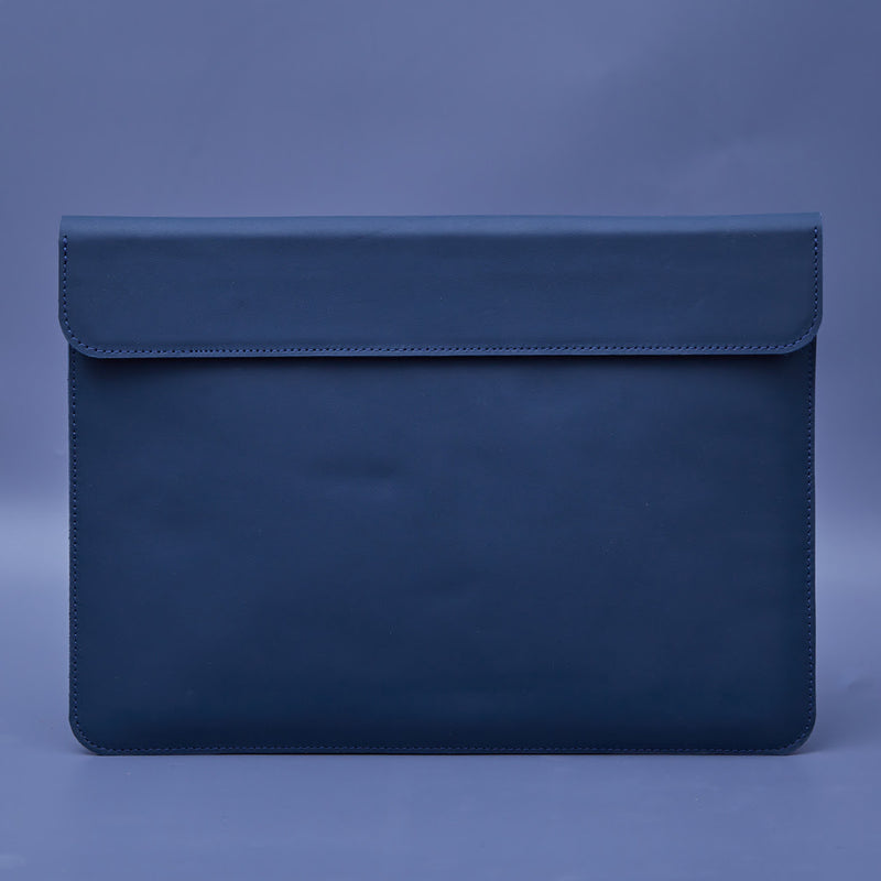 Klouz Tablet Sleeve with Felt Lining in classic leather