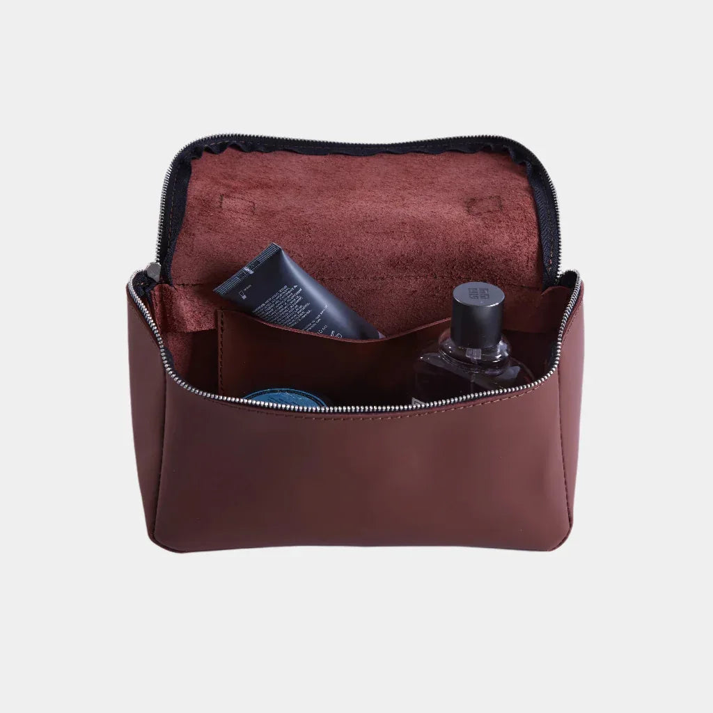 Timeless leather toiletry bag - INCARNE® Ukraine