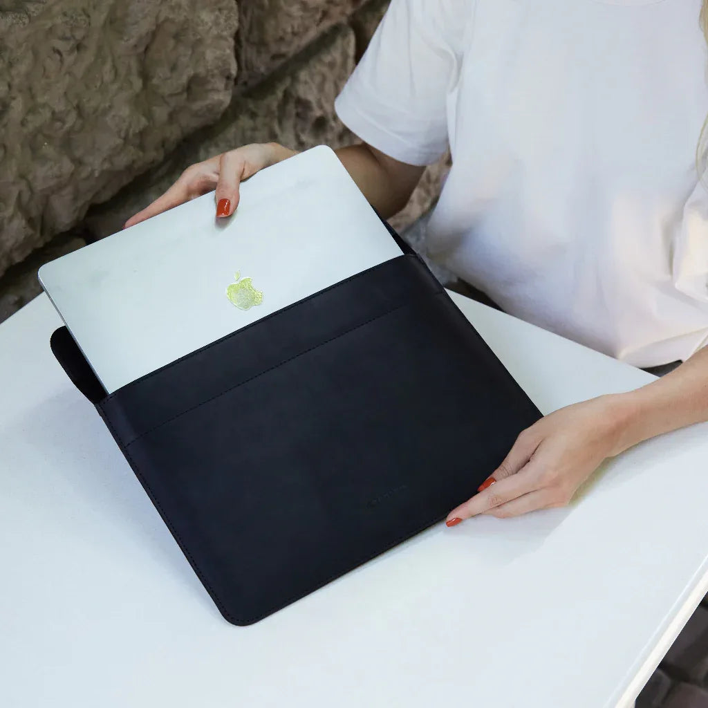 Klouz case - INCARNE® Ukraine