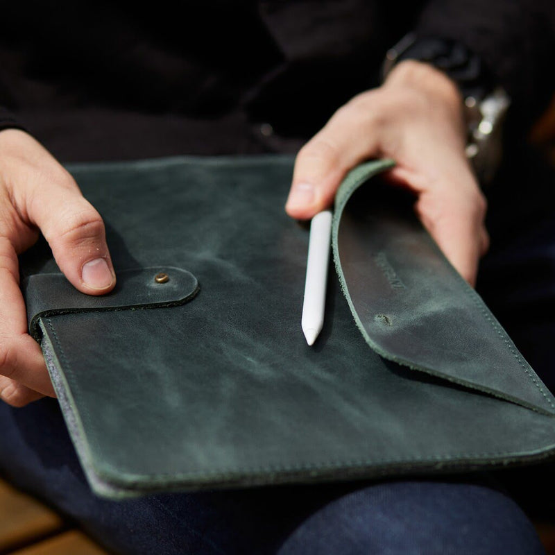 Leather Remarkable 2 Sleeve with Pencil Holder — Oakland