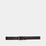 Nuevo cinturón de cuero minimalista paralelo